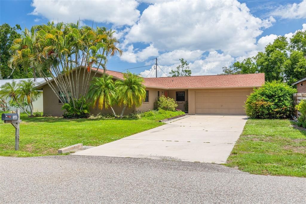 For Sale: $429,900 (3 beds, 2 baths, 1420 Square Feet)