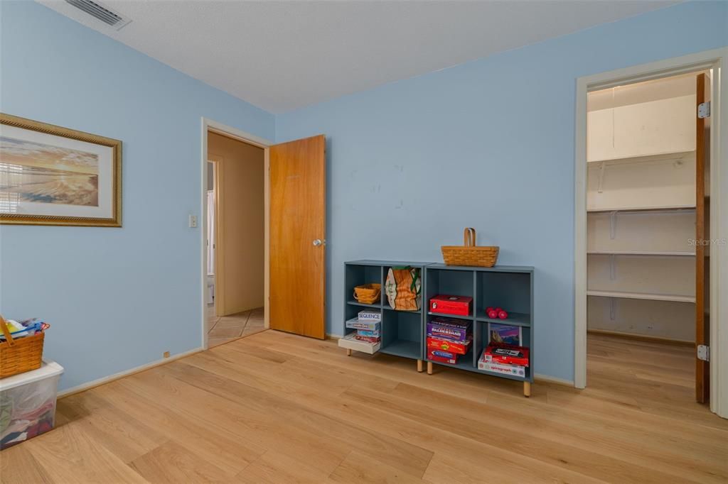 For Sale: $429,900 (3 beds, 2 baths, 1420 Square Feet)