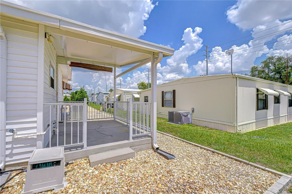 На продажу: $149,900 (2 спален, 2 ванн, 1152 Квадратных фут)