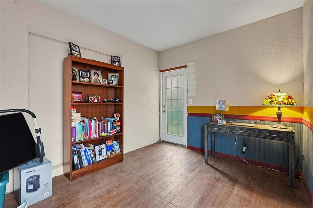 For Sale: $275,000 (2 beds, 2 baths, 1614 Square Feet)