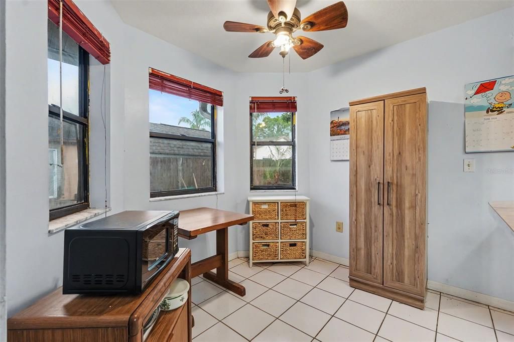 For Sale: $275,000 (2 beds, 2 baths, 1614 Square Feet)