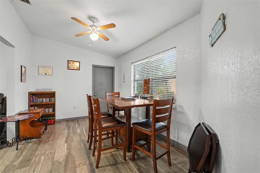 For Sale: $275,000 (2 beds, 2 baths, 1614 Square Feet)