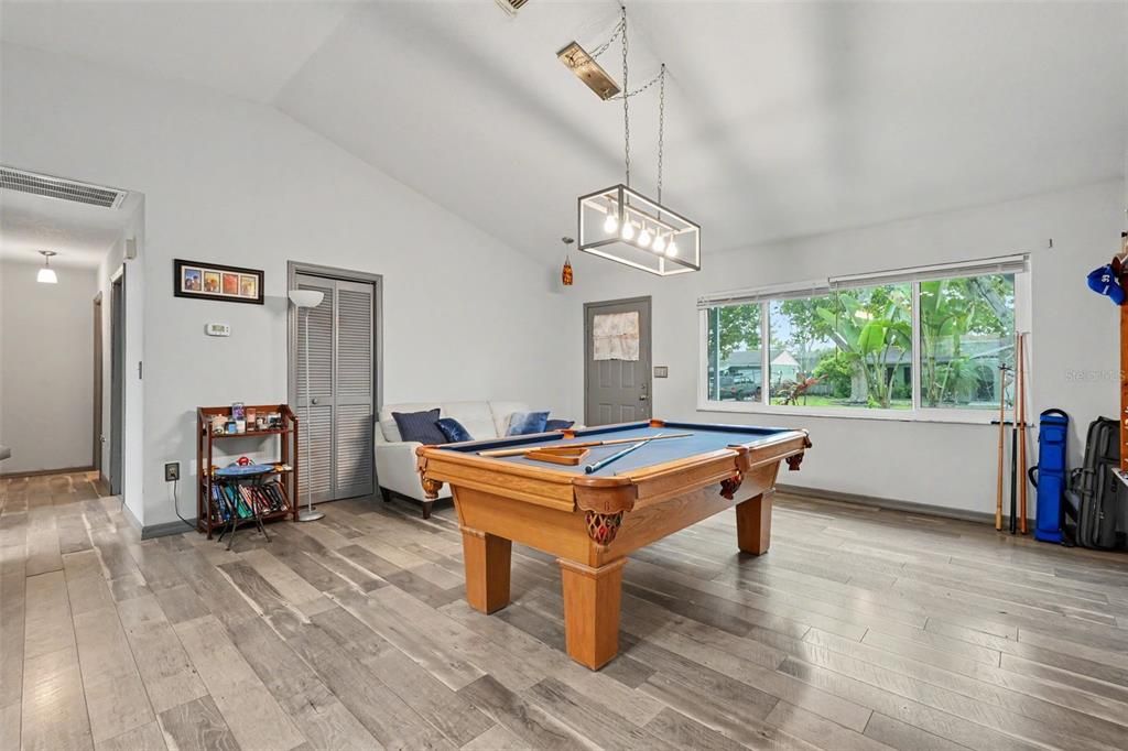 For Sale: $275,000 (2 beds, 2 baths, 1614 Square Feet)