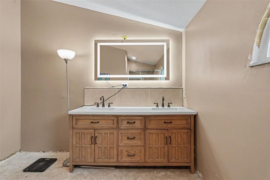 For Sale: $275,000 (2 beds, 2 baths, 1614 Square Feet)