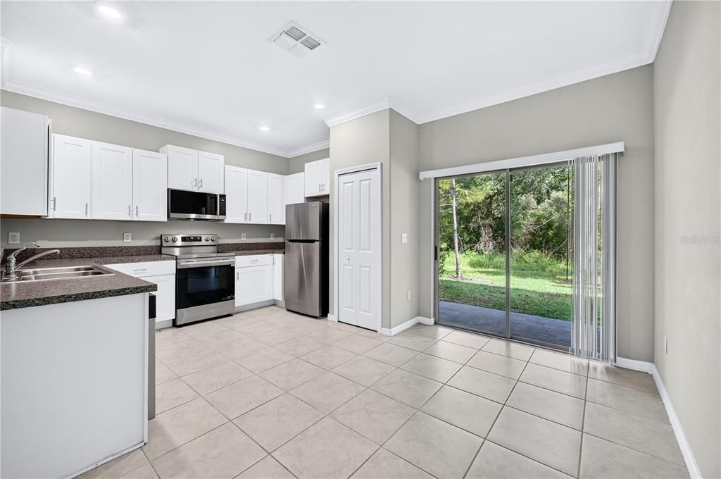 For Sale: $280,000 (3 beds, 2 baths, 1670 Square Feet)