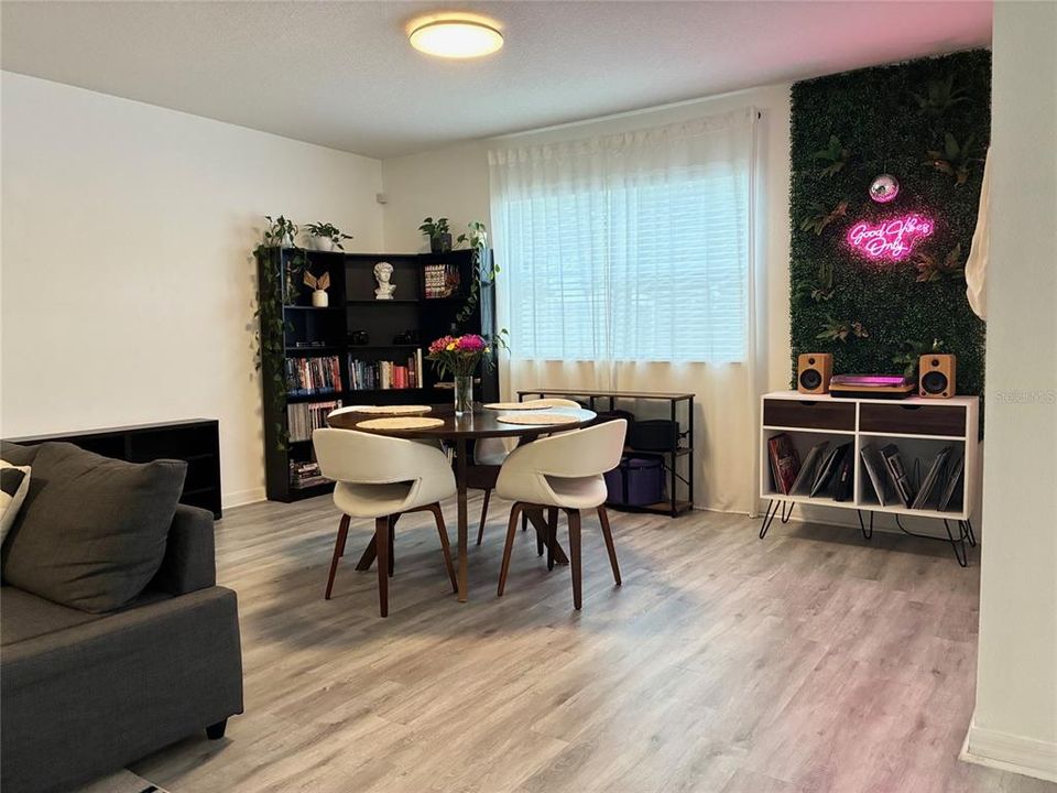 На продажу: $325,000 (3 спален, 2 ванн, 1796 Квадратных фут)