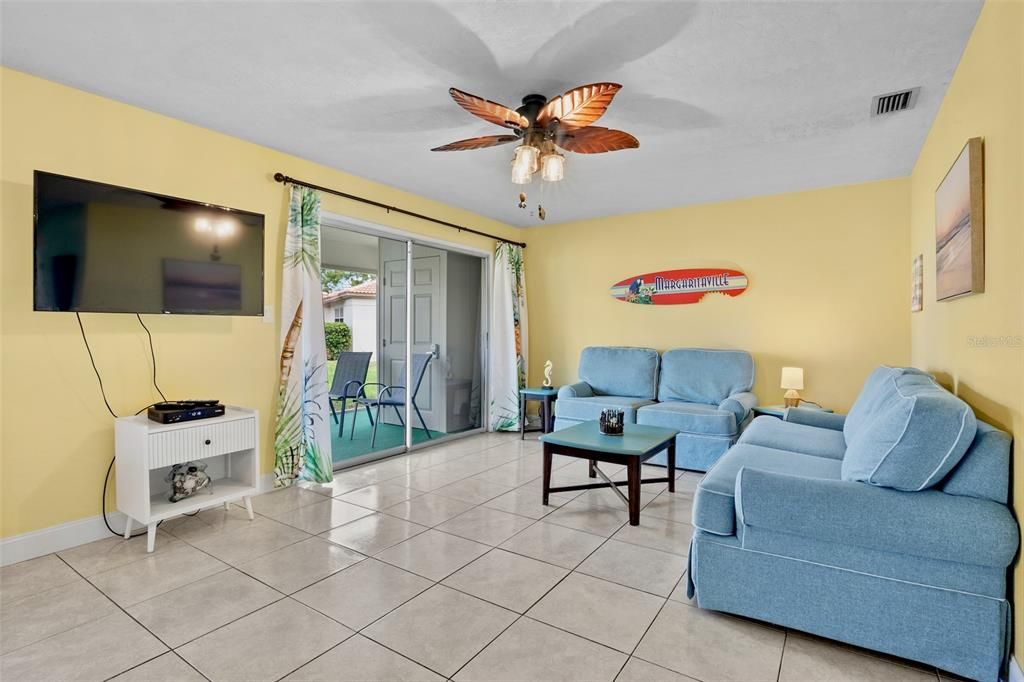 For Sale: $429,000 (2 beds, 2 baths, 1036 Square Feet)