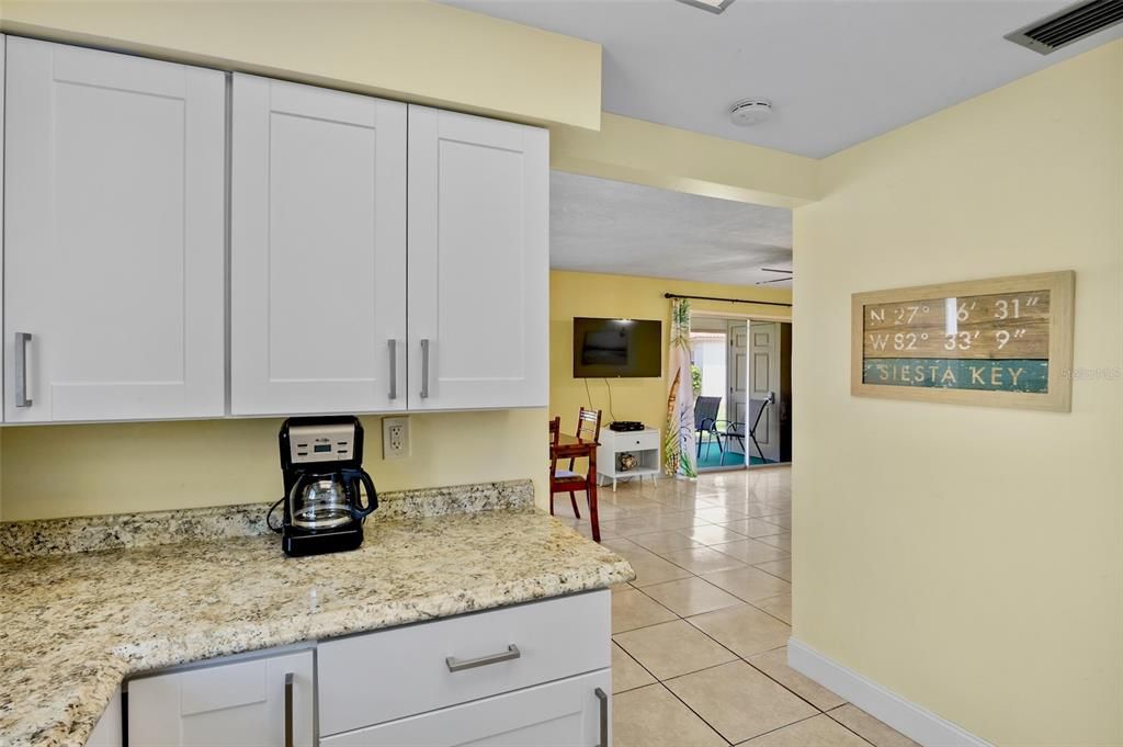 For Sale: $429,000 (2 beds, 2 baths, 1036 Square Feet)