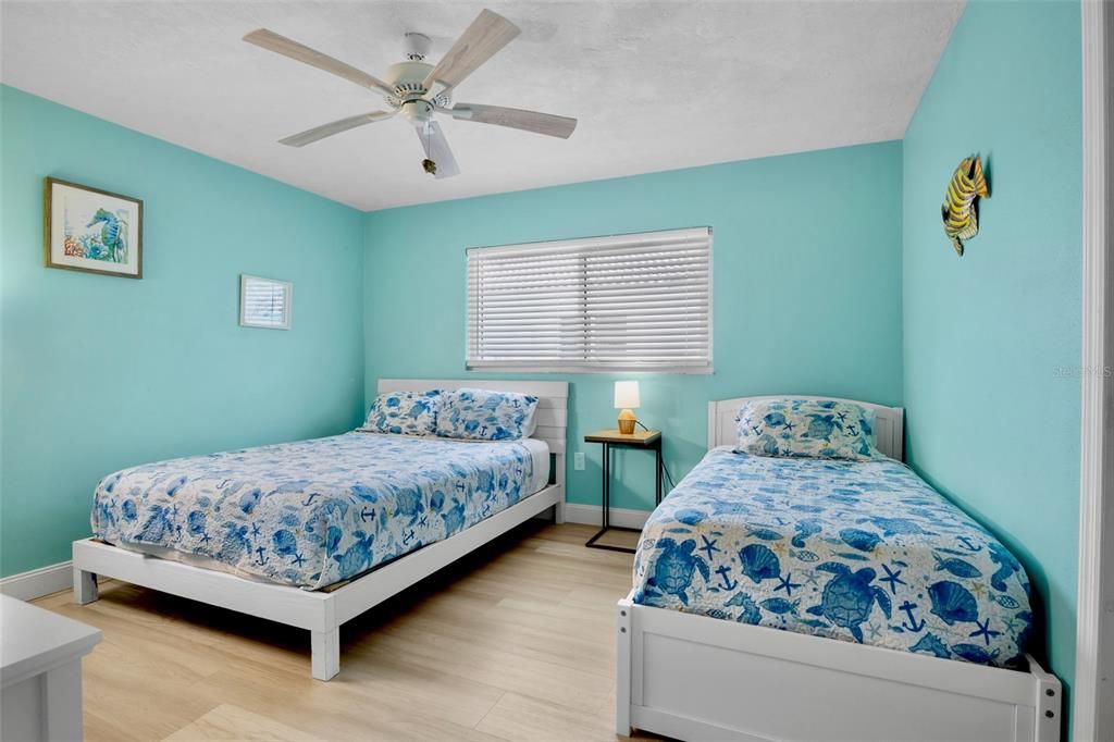 For Sale: $429,000 (2 beds, 2 baths, 1036 Square Feet)