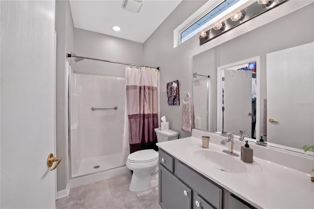 En Venta: $284,900 (2 camas, 2 baños, 1147 Pies cuadrados)