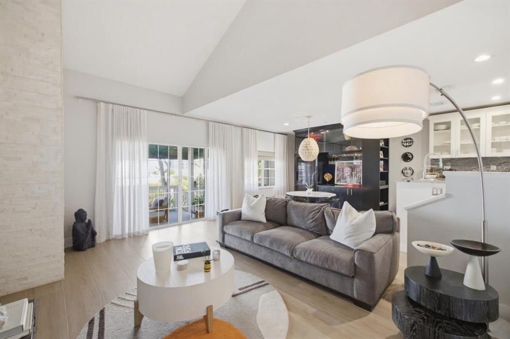 For Sale: $579,900 (3 beds, 2 baths, 1564 Square Feet)