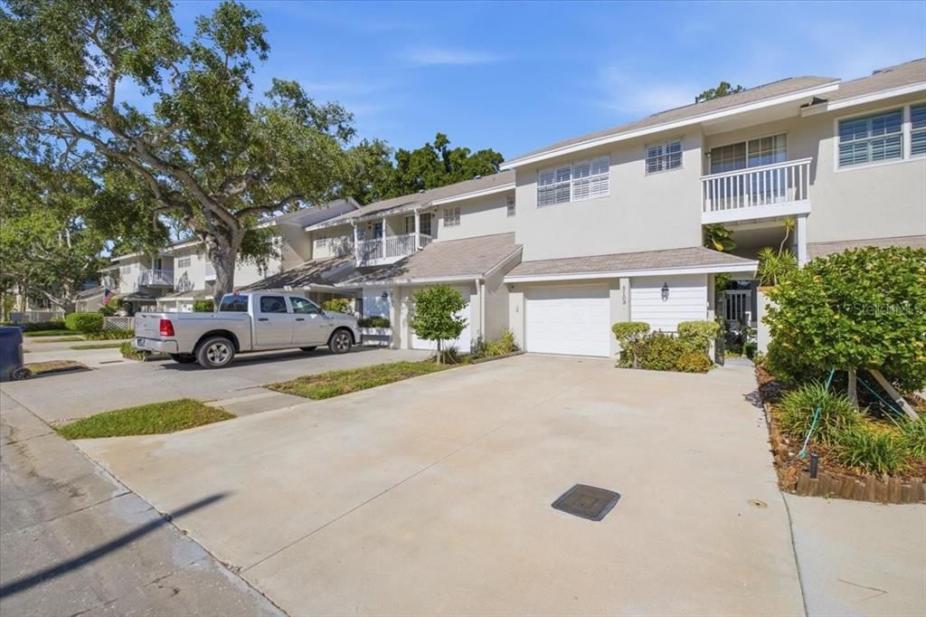 For Sale: $579,900 (3 beds, 2 baths, 1564 Square Feet)