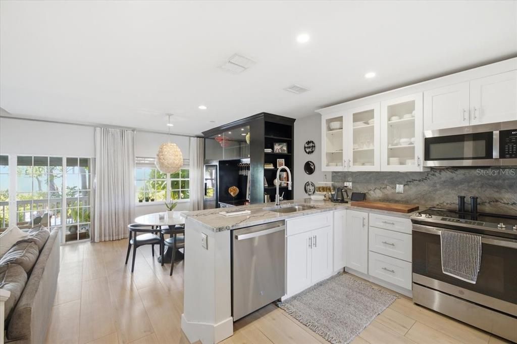 For Sale: $579,900 (3 beds, 2 baths, 1564 Square Feet)