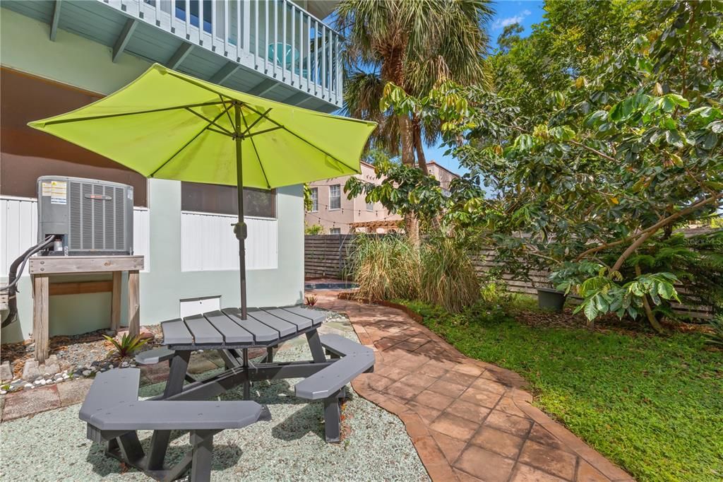 En Venta: $1,195,000 (3 camas, 3 baños, 2207 Pies cuadrados)