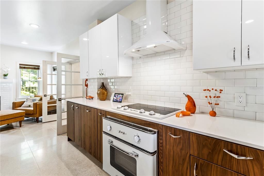 En Venta: $1,195,000 (3 camas, 3 baños, 2207 Pies cuadrados)