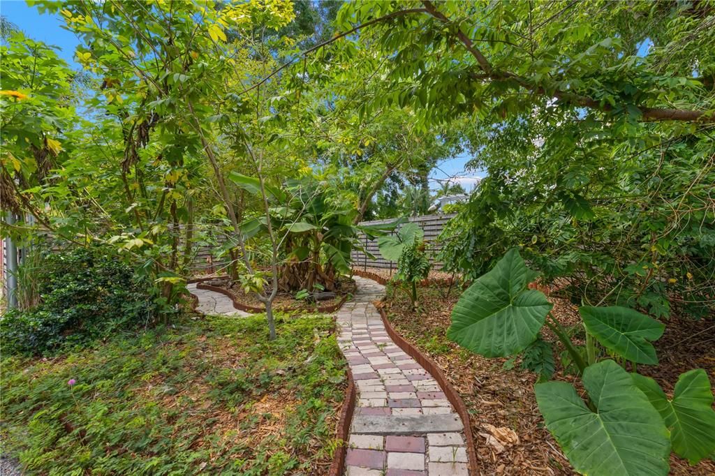 En Venta: $1,195,000 (3 camas, 3 baños, 2207 Pies cuadrados)
