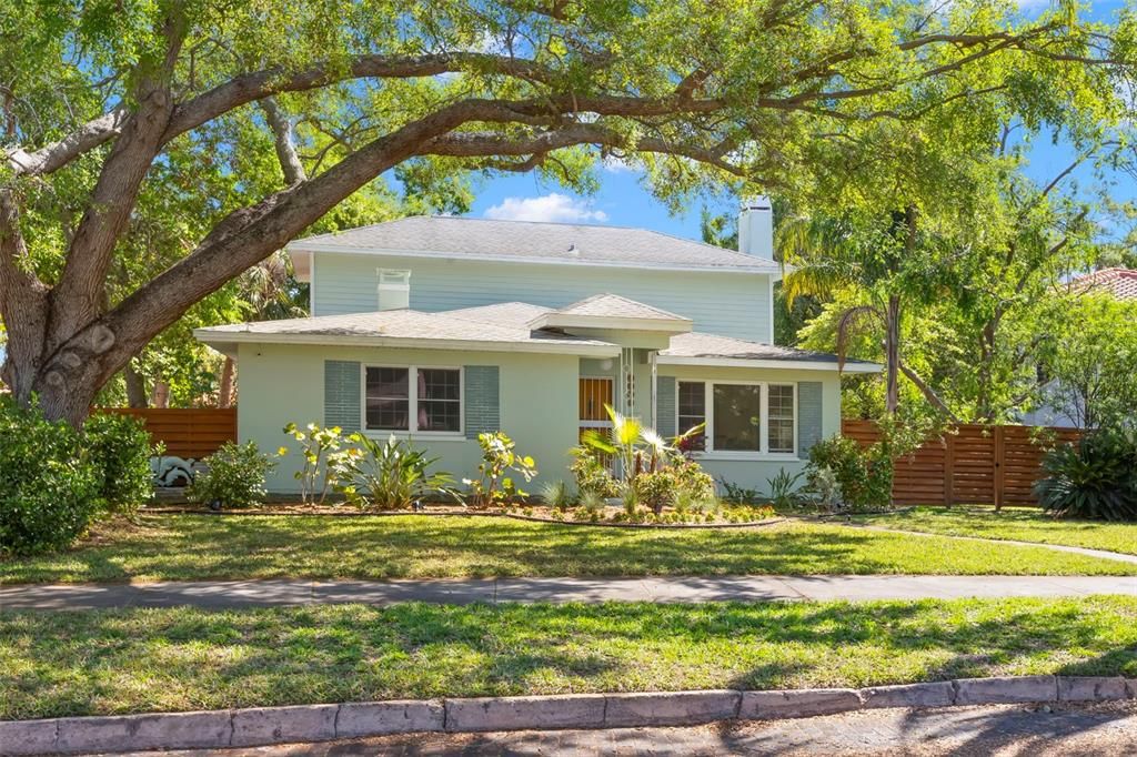 En Venta: $1,195,000 (3 camas, 3 baños, 2207 Pies cuadrados)