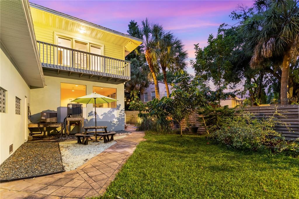 En Venta: $1,195,000 (3 camas, 3 baños, 2207 Pies cuadrados)