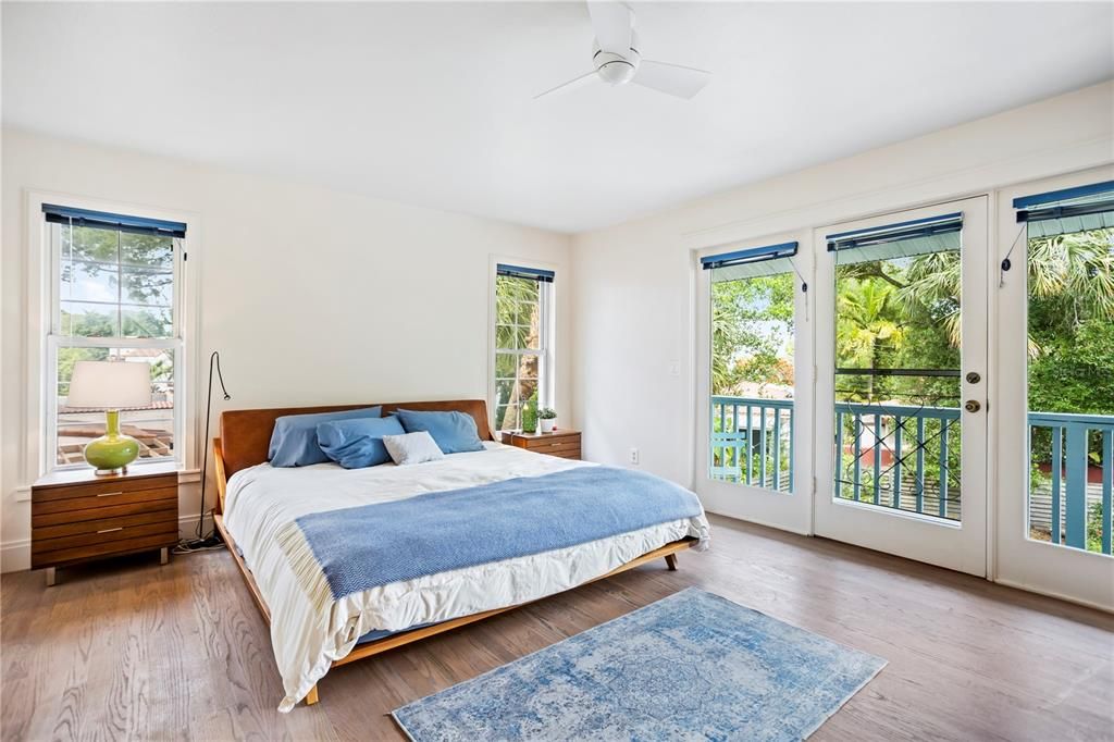 En Venta: $1,195,000 (3 camas, 3 baños, 2207 Pies cuadrados)
