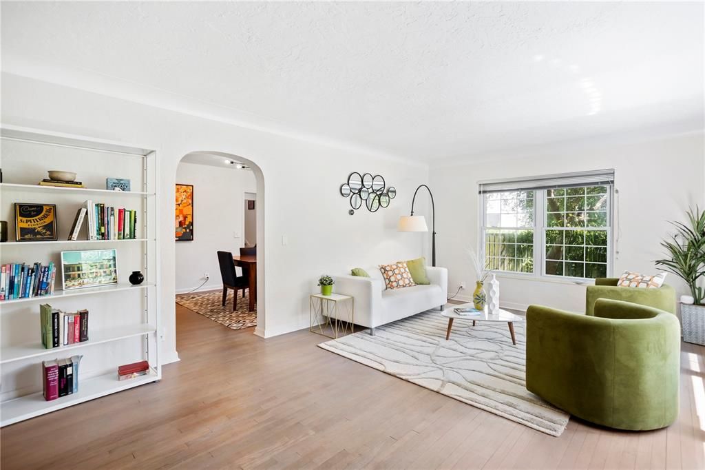 En Venta: $1,195,000 (3 camas, 3 baños, 2207 Pies cuadrados)