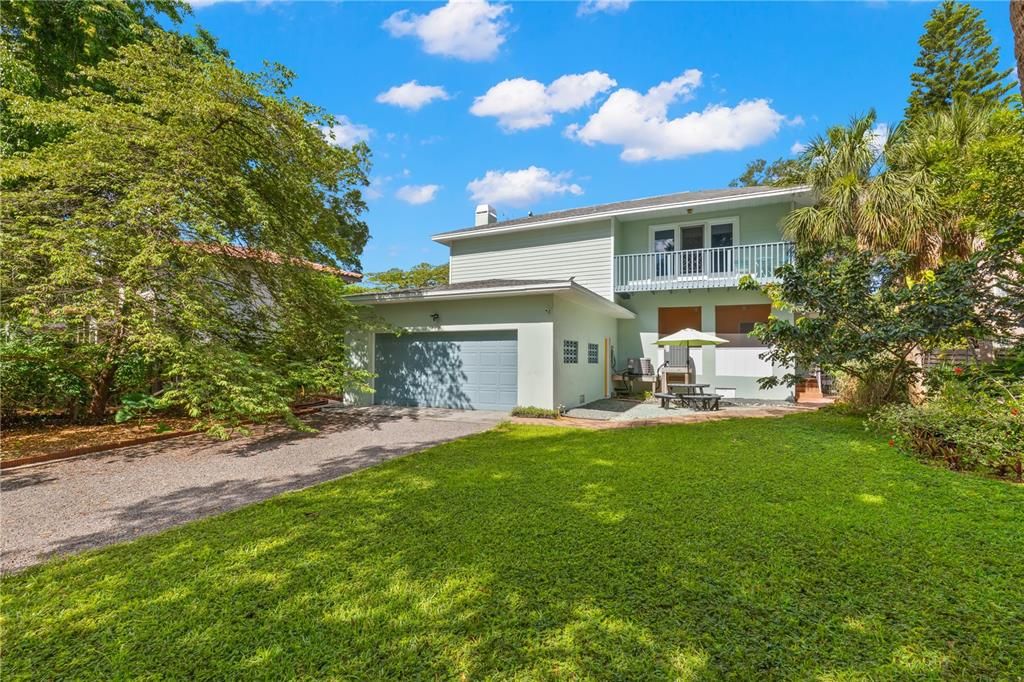 En Venta: $1,195,000 (3 camas, 3 baños, 2207 Pies cuadrados)