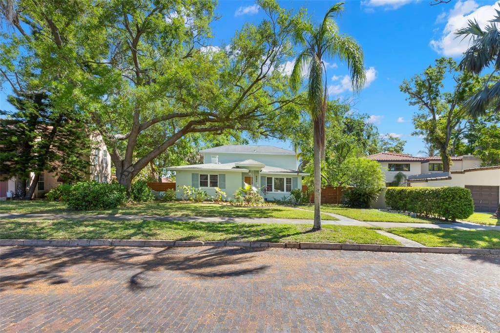 En Venta: $1,195,000 (3 camas, 3 baños, 2207 Pies cuadrados)