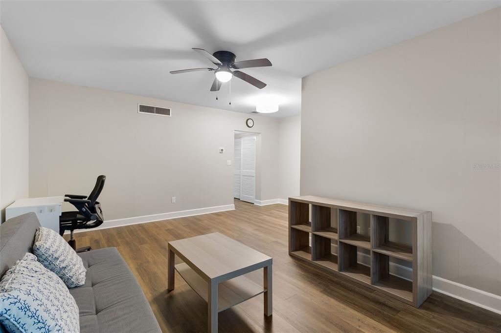 : $195,900 (1 beds, 1 baths, 612 Square Feet)