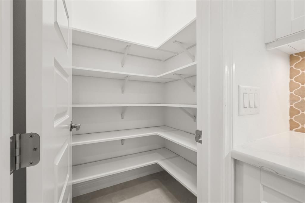 En Venta: $1,850,000 (3 camas, 2 baños, 2871 Pies cuadrados)