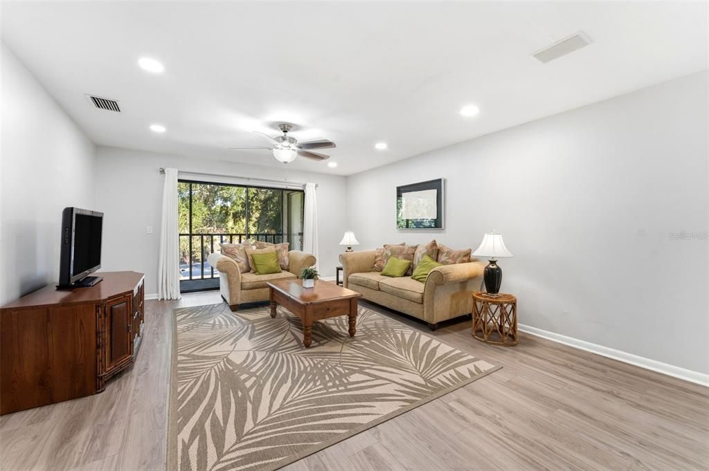 For Rent: $1,750 (2 beds, 2 baths, 1090 Square Feet)