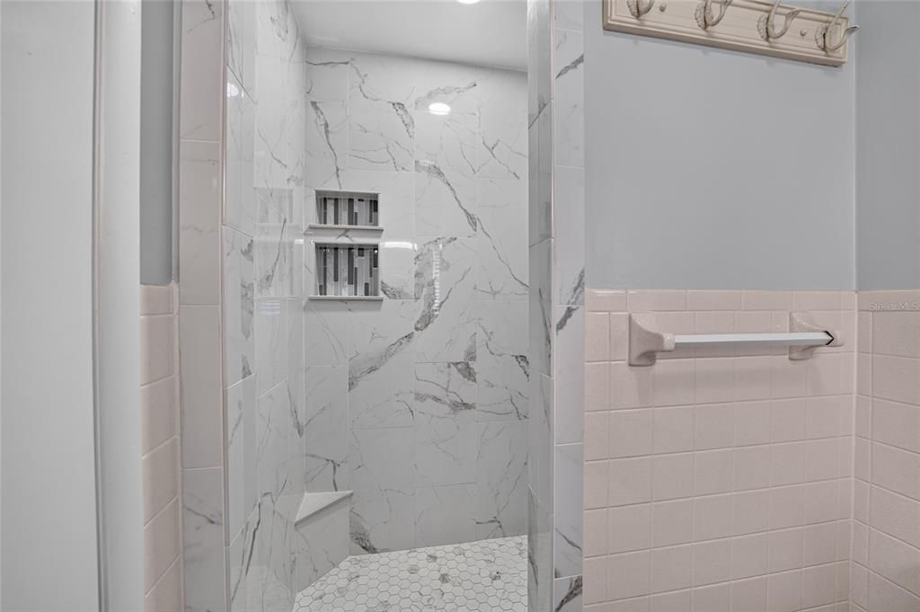 : $925,000 (4 спален, 2 ванн, 2428 Квадратных фут)