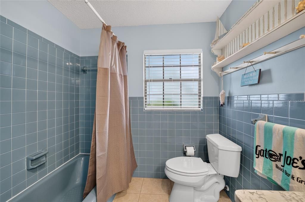 : $925,000 (4 спален, 2 ванн, 2428 Квадратных фут)
