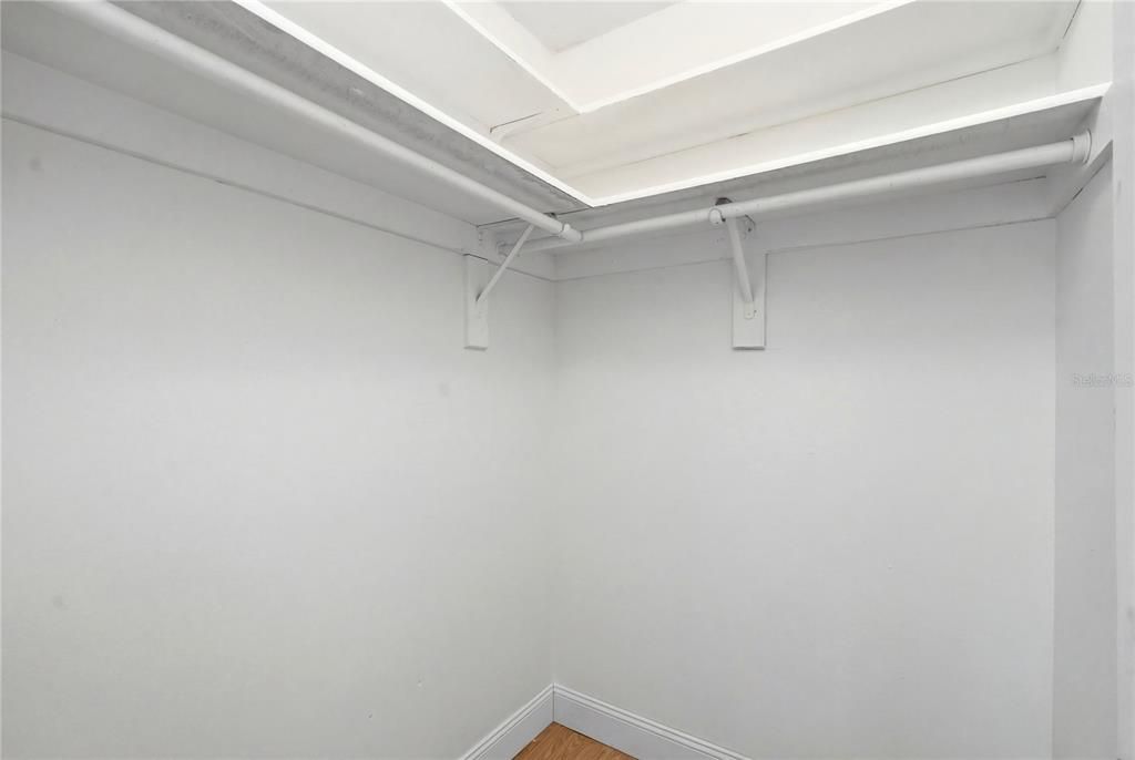 На продажу: $274,900 (3 спален, 1 ванн, 1341 Квадратных фут)