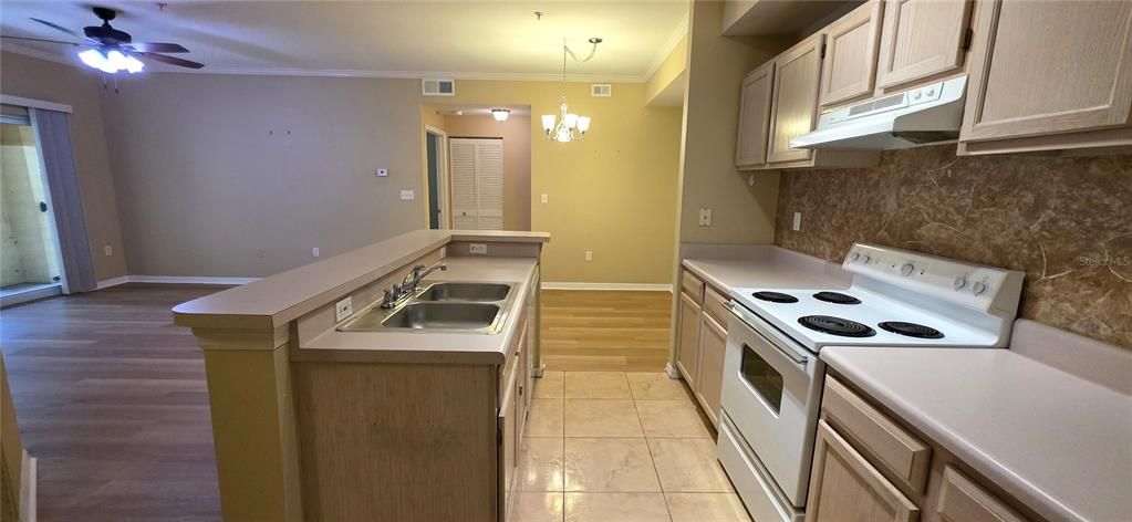 For Rent: $1,600 (2 beds, 2 baths, 1164 Square Feet)