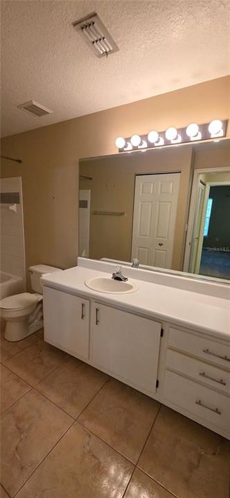 For Rent: $1,600 (2 beds, 2 baths, 1164 Square Feet)