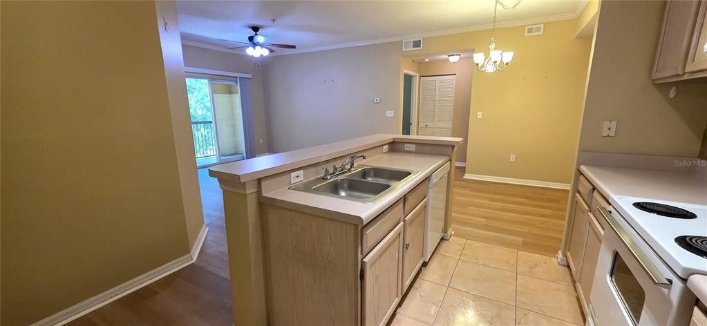 For Rent: $1,600 (2 beds, 2 baths, 1164 Square Feet)