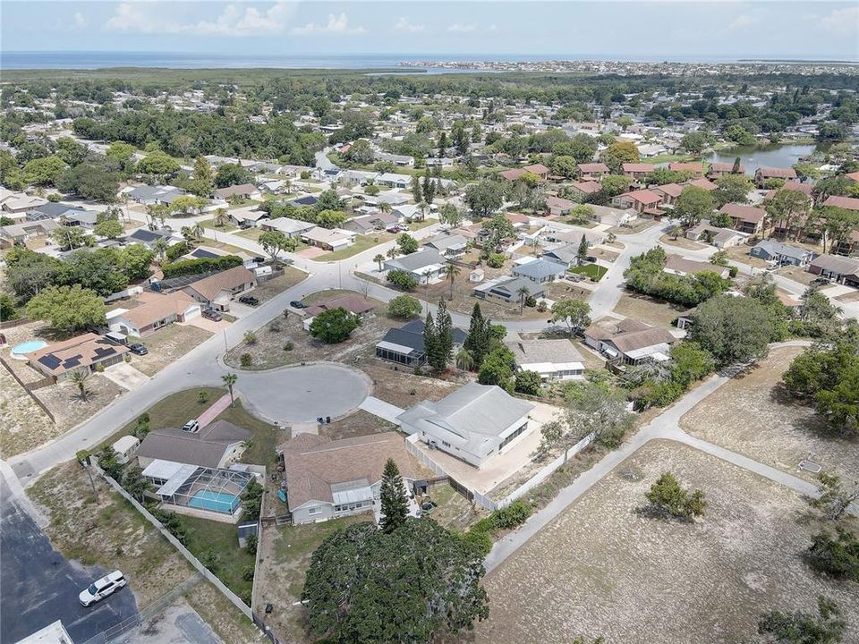 На продажу: $305,000 (2 спален, 2 ванн, 1334 Квадратных фут)