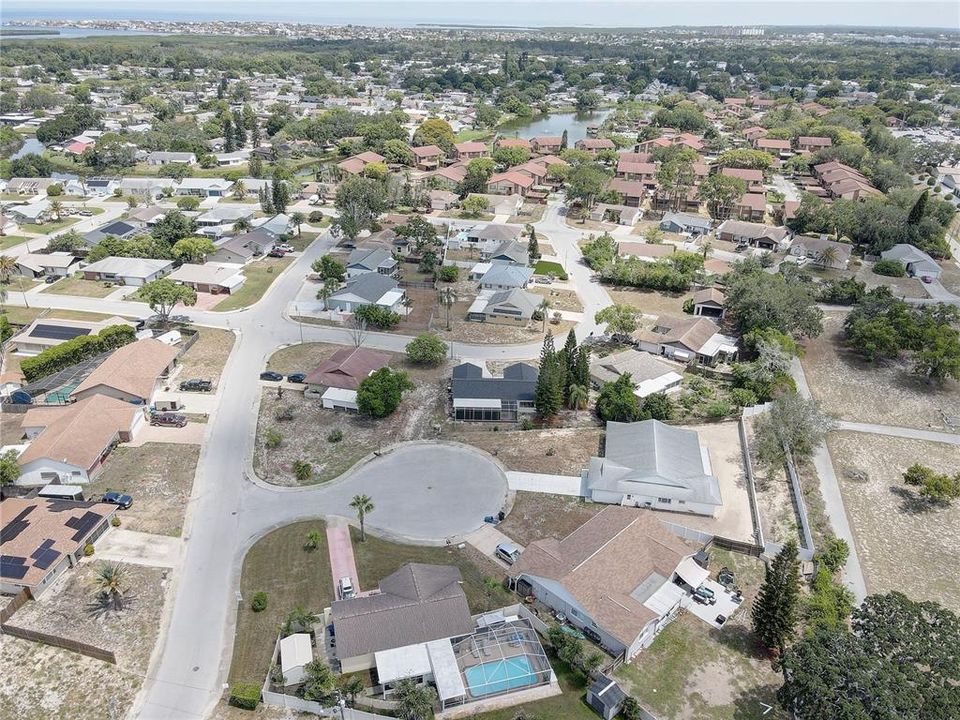 На продажу: $305,000 (2 спален, 2 ванн, 1334 Квадратных фут)