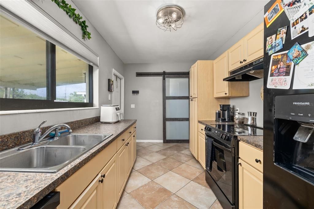 For Sale: $265,000 (3 beds, 2 baths, 1321 Square Feet)