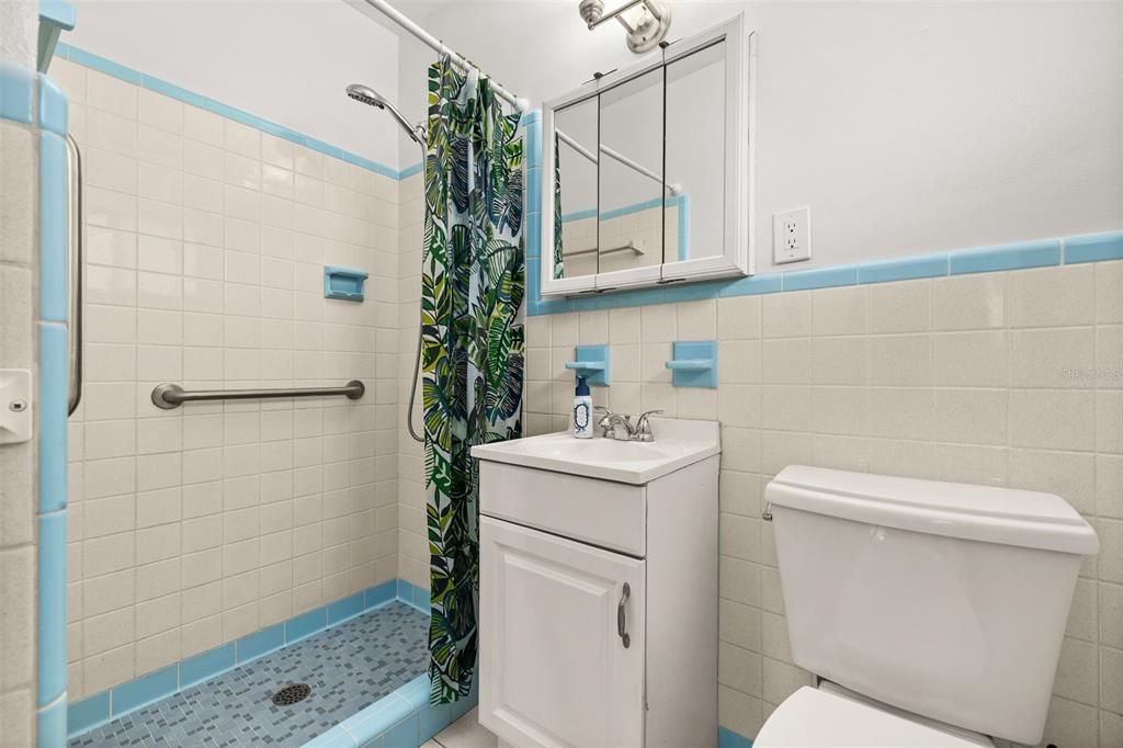 For Sale: $265,000 (3 beds, 2 baths, 1321 Square Feet)