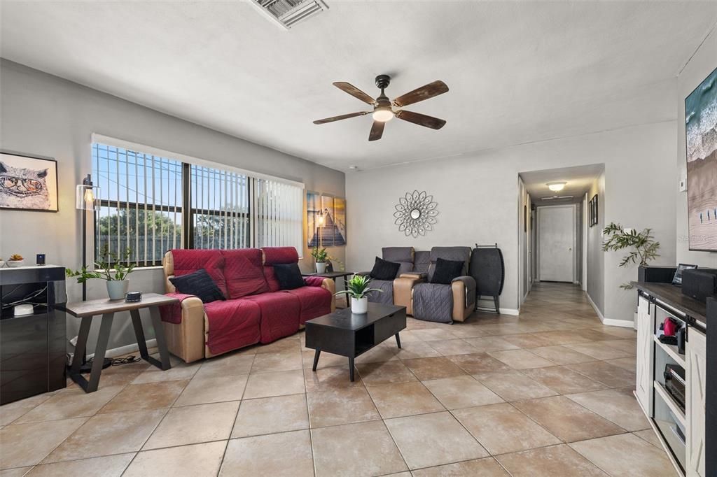 For Sale: $265,000 (3 beds, 2 baths, 1321 Square Feet)