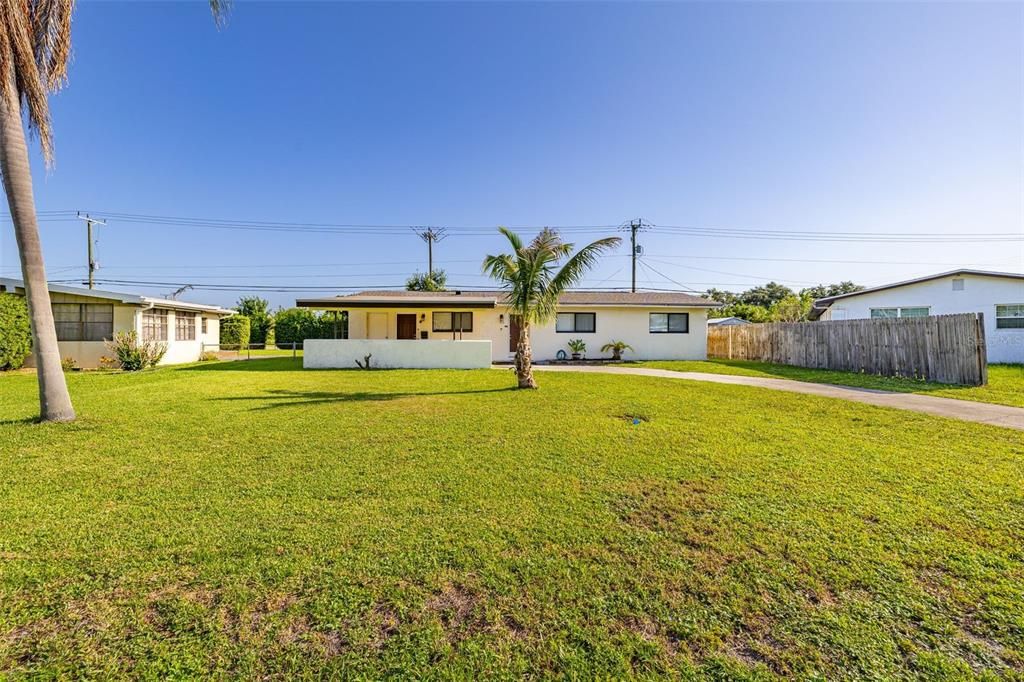 For Sale: $265,000 (3 beds, 2 baths, 1321 Square Feet)