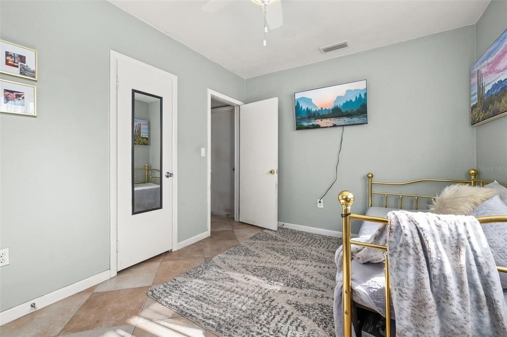 For Sale: $265,000 (3 beds, 2 baths, 1321 Square Feet)