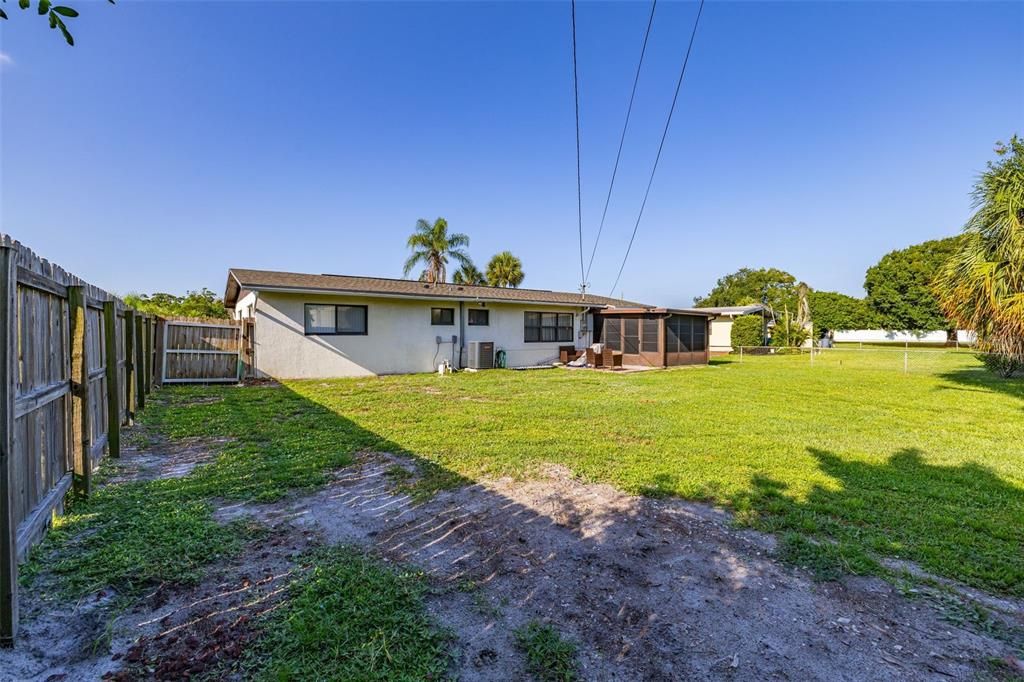 For Sale: $265,000 (3 beds, 2 baths, 1321 Square Feet)