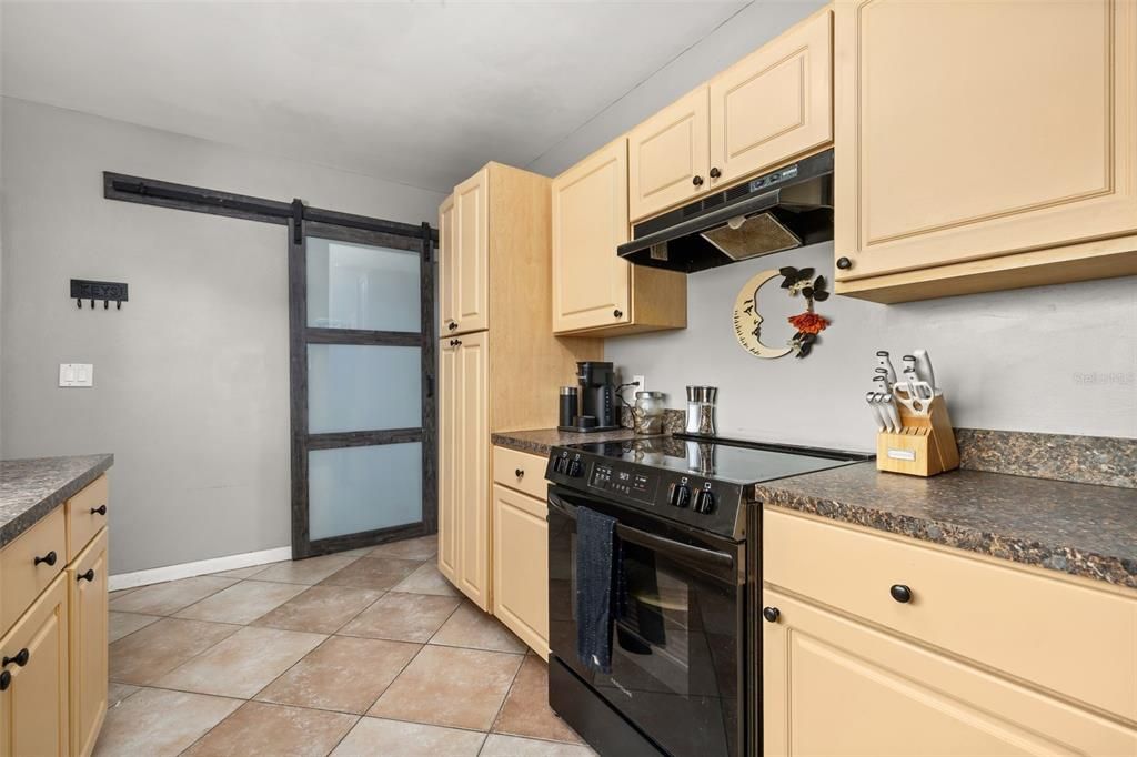 For Sale: $265,000 (3 beds, 2 baths, 1321 Square Feet)