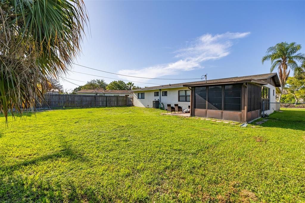 For Sale: $265,000 (3 beds, 2 baths, 1321 Square Feet)