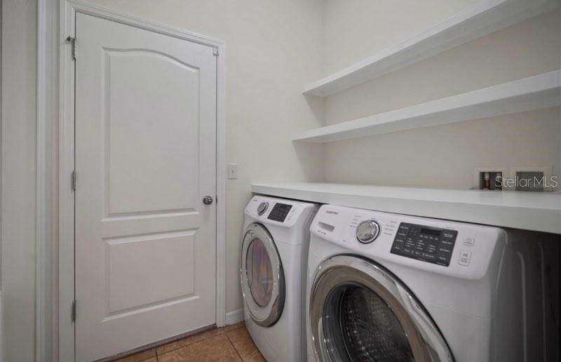 На продажу: $479,000 (4 спален, 2 ванн, 2456 Квадратных фут)
