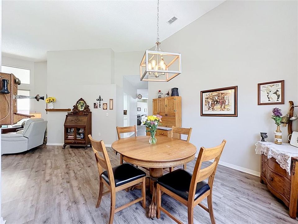 En Venta: $485,000 (4 camas, 2 baños, 2547 Pies cuadrados)