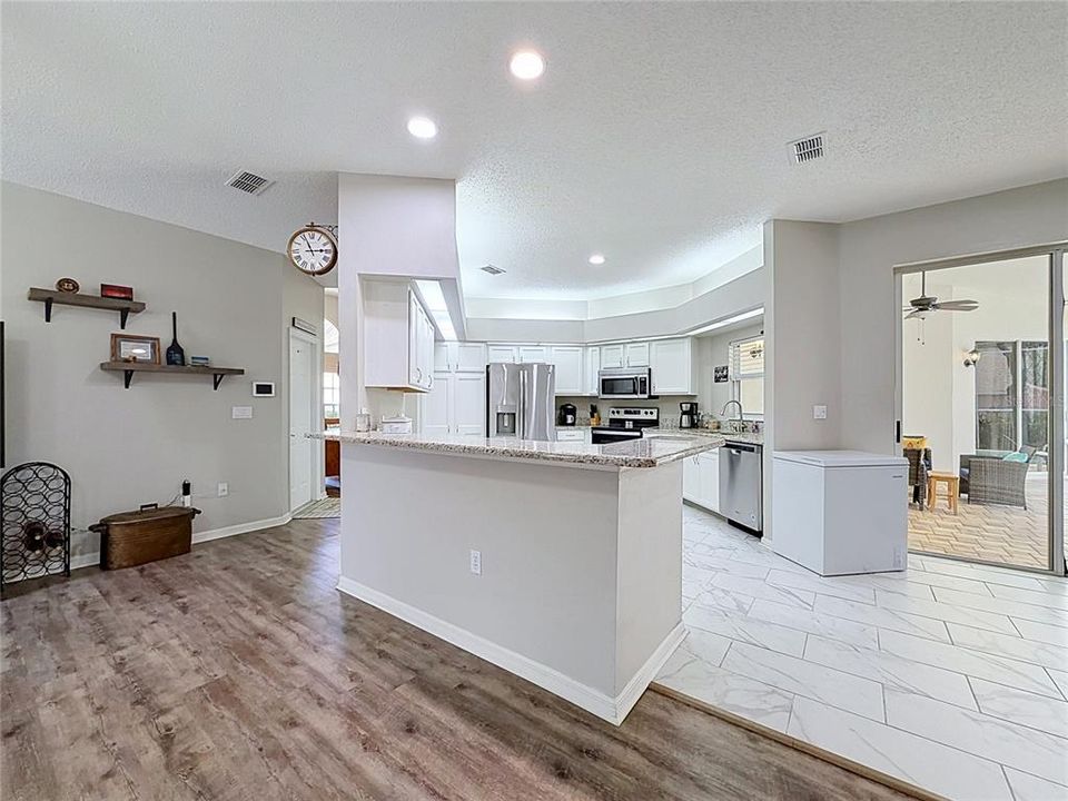 En Venta: $485,000 (4 camas, 2 baños, 2547 Pies cuadrados)