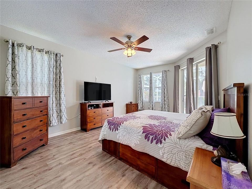 En Venta: $485,000 (4 camas, 2 baños, 2547 Pies cuadrados)