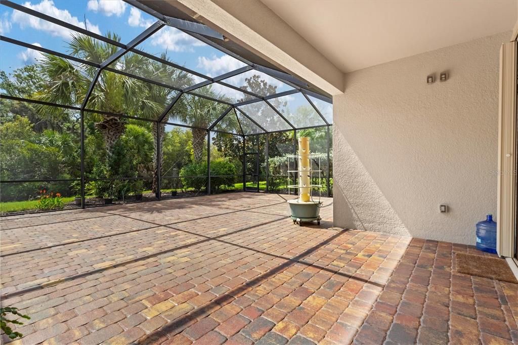 For Sale: $750,000 (3 beds, 3 baths, 2382 Square Feet)